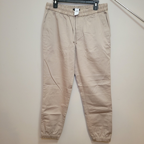Banana Republic Men's Relaxed Tappered Fit Jogger - Picture 2 of 4
